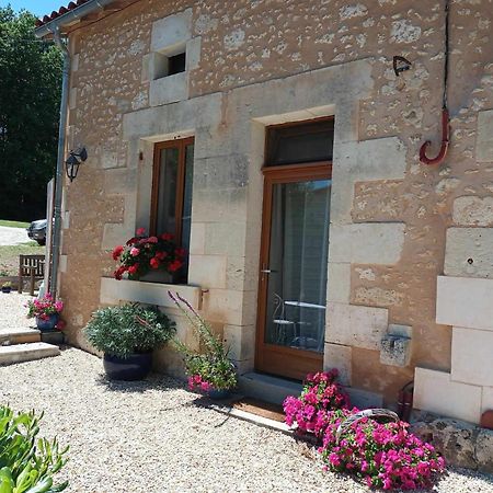 La Vieille Grange - Saint-Privat-Des-Pres Bed and Breakfast Buitenkant foto