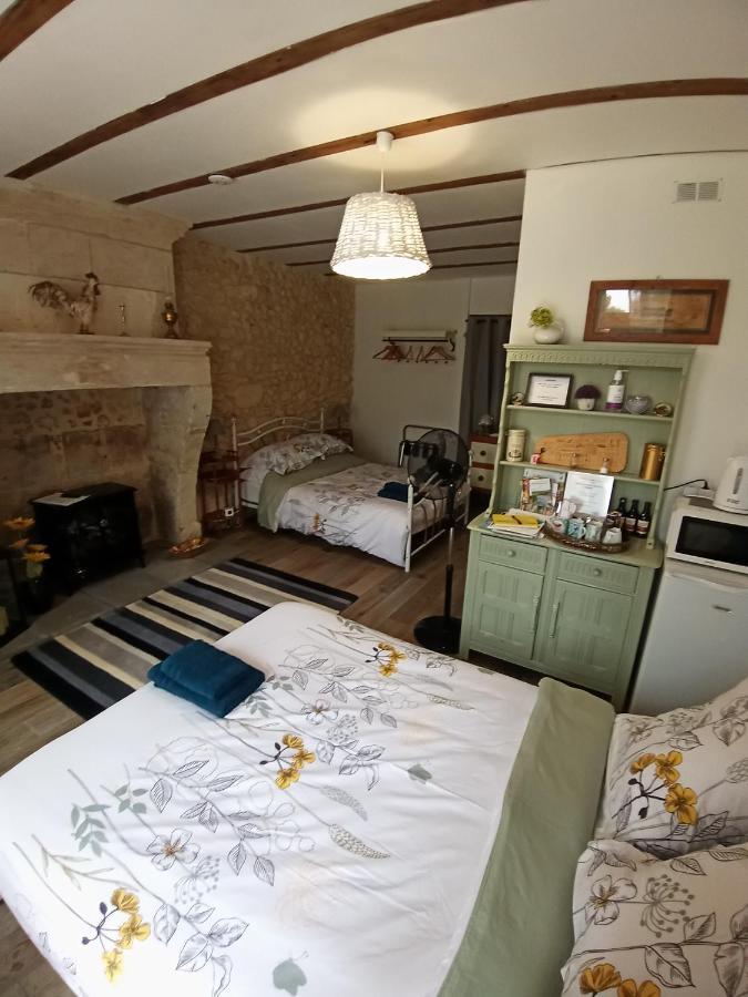 La Vieille Grange - Saint-Privat-Des-Pres Bed and Breakfast Buitenkant foto