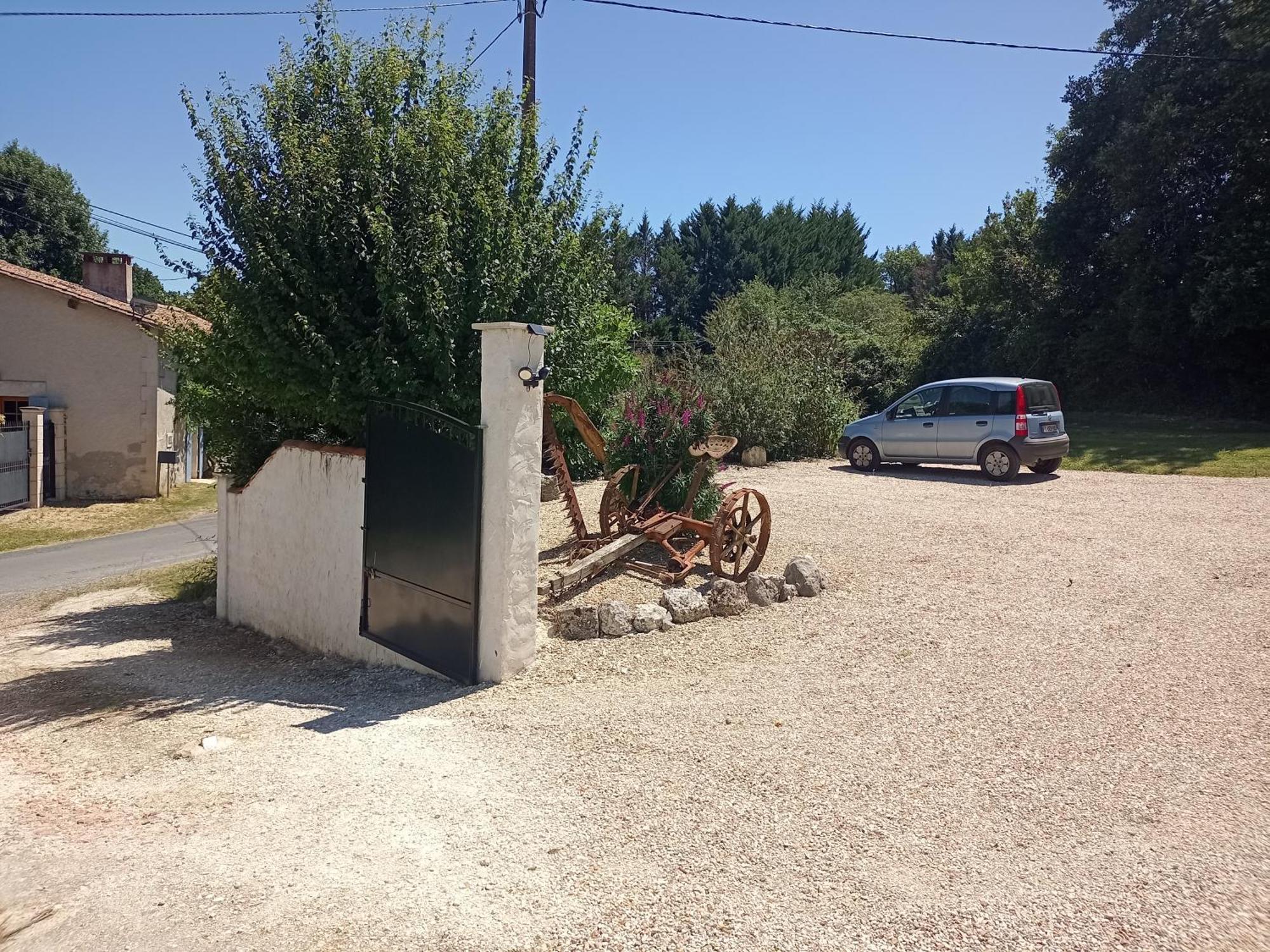 La Vieille Grange - Saint-Privat-Des-Pres Bed and Breakfast Buitenkant foto